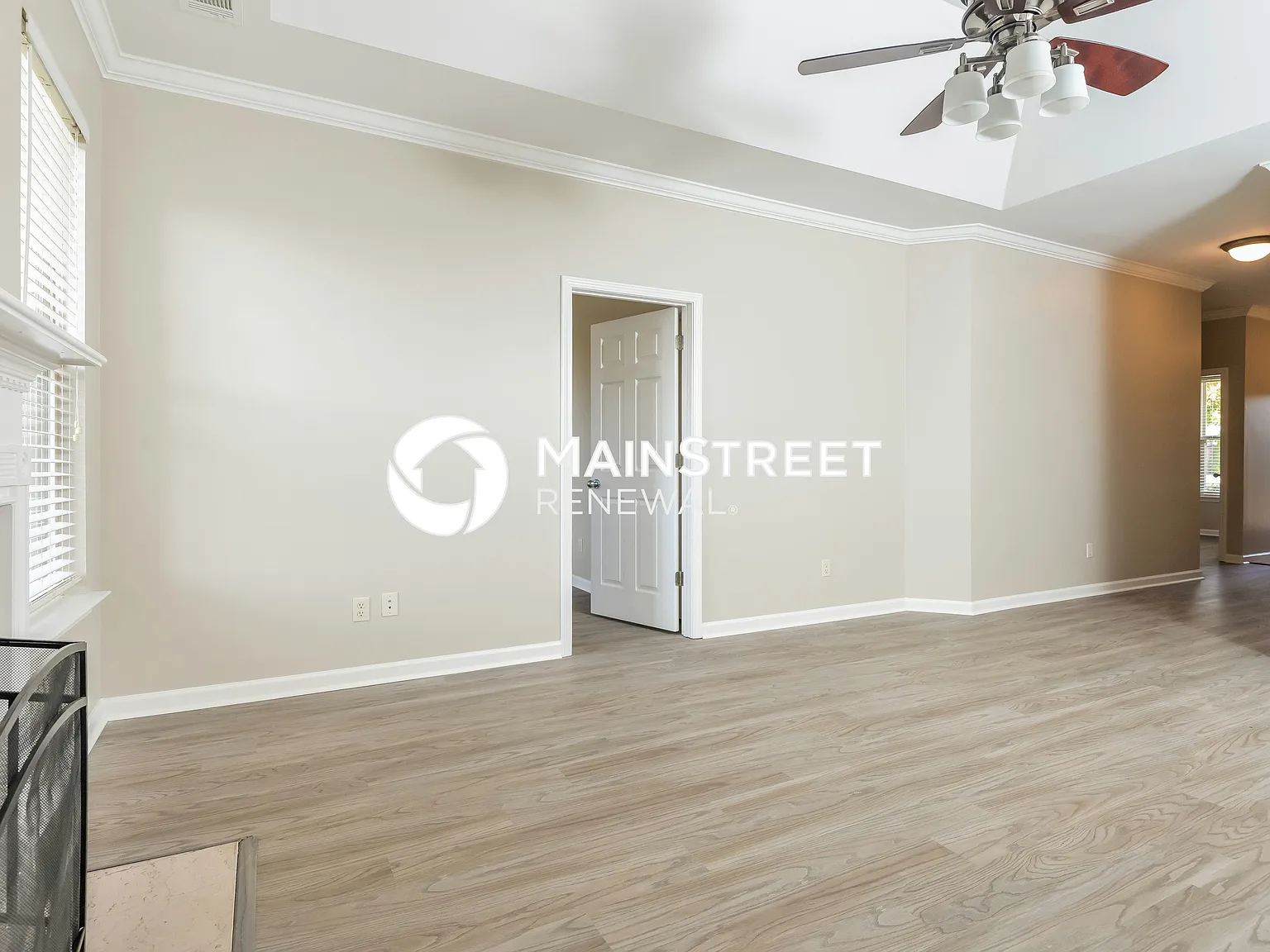 1025 Washington Ct — Photo 4