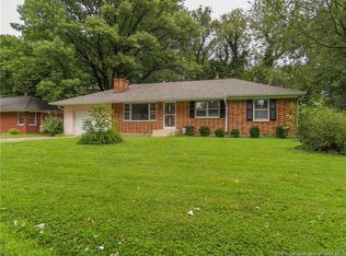 305 Lancassange Dr, Jeffersonville, IN 47130