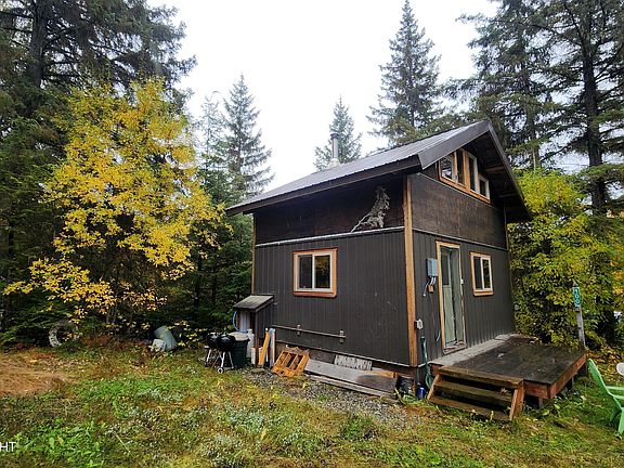 2nd image of 443 Mosquito Lake Rd