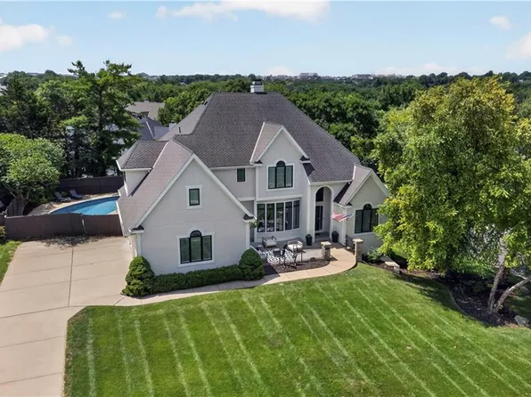 5717 W 128th Ter, Overland Park, KS 66209