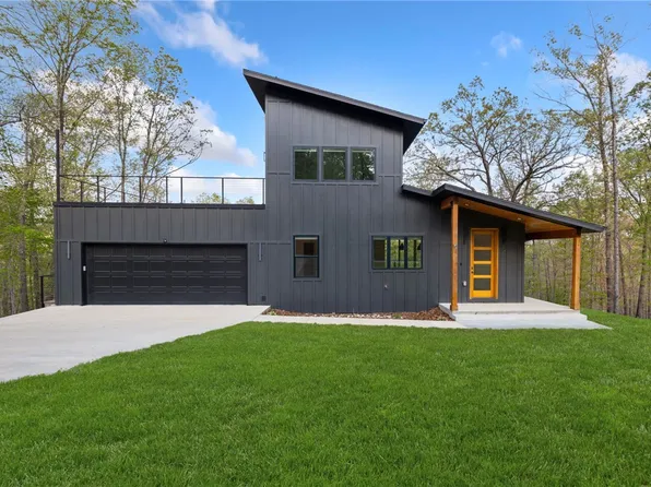 52 Chatburn Dr, Bella Vista, AR 72715