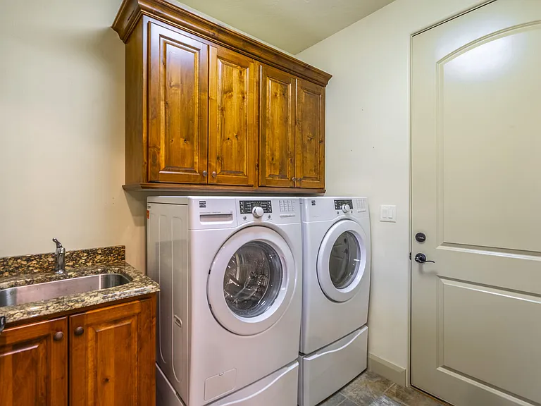 2212 S Chippenham Ct — Photo 21