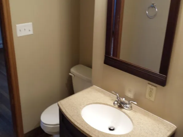 196 Foxwood Rd #1, Coraopolis, PA 15108