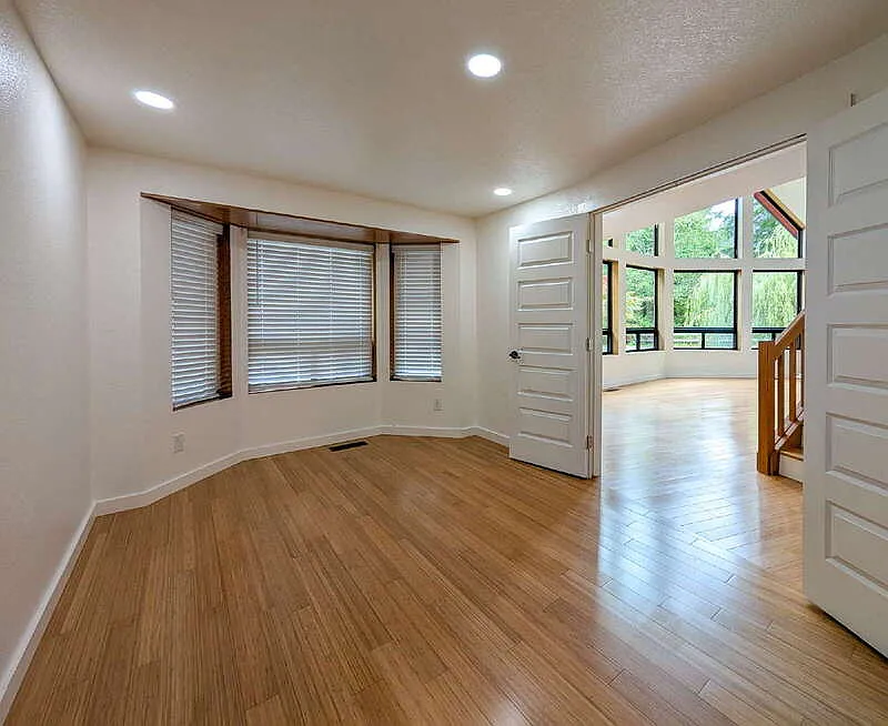 3 bed, 3.5 bath, 1982 sqft, $3,500 — Photo 4