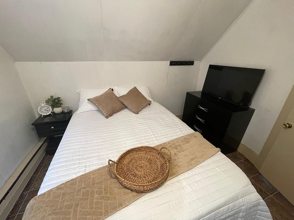 1st image of 5 Edward St #2