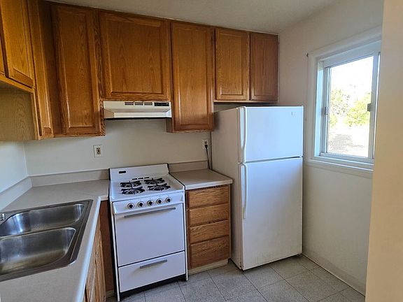 3rd image of 444 Gramercy Dr #404-01