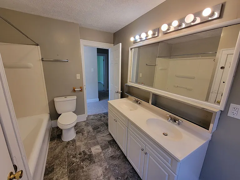 1444 S Bend Ave — Photo 21