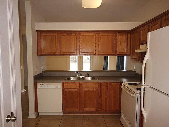 4th image of 8960 Abbington Dr