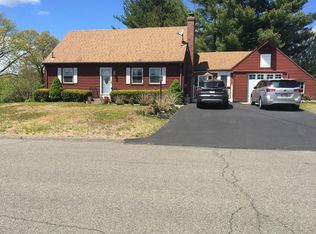 18 Old Farm Rd, Chicopee, MA 01020