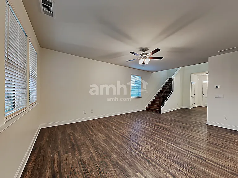 5280 Hudson Valley Dr — Photo 7