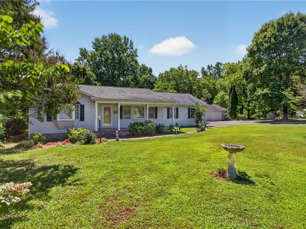103 Dorsey Ln, Walhalla, SC 29691