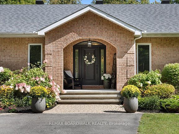 2nd image of 1424 Sherruby Way