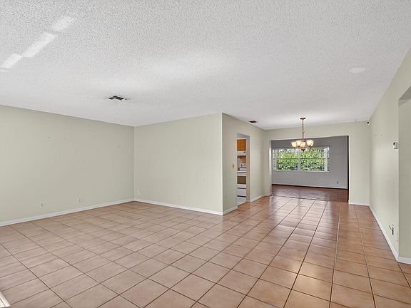 4th image of 7352 Pine Forest Circle