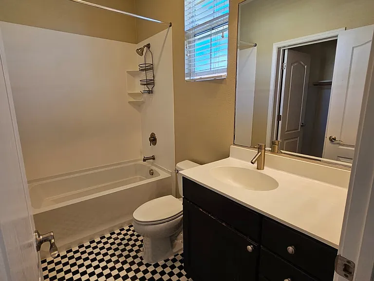 205 Pender Ln — Photo 22