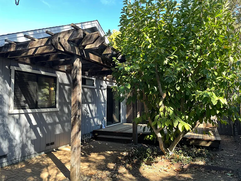 548 Eldridge Ave — Photo 15