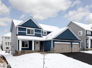 9627 Westwind Cir, Woodbury, MN 55129