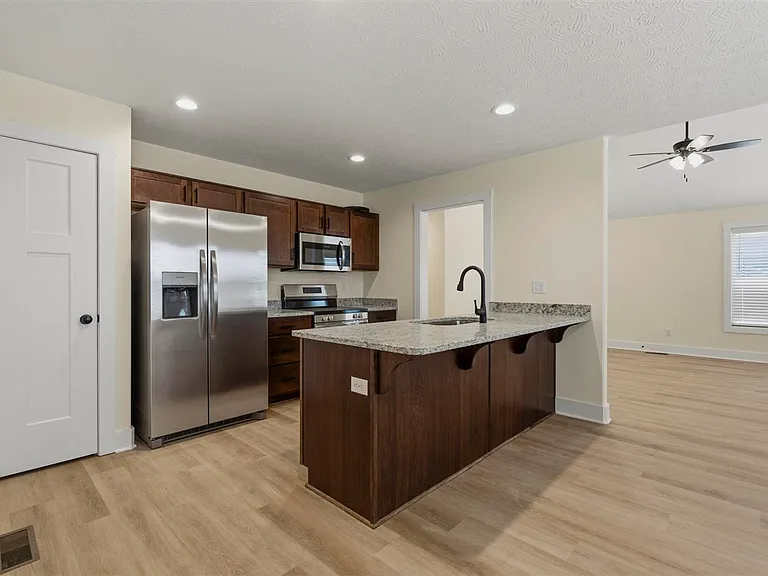 498 Tundra Ave — Photo 11