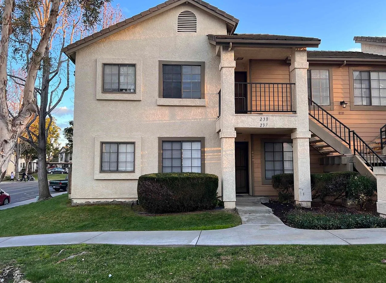 2 bed, 920 sqft, $2,800 — Photo 3