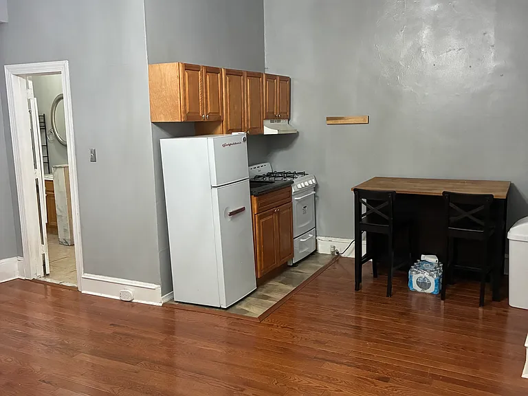 1939 Spring Garden St #1 — Photo 11
