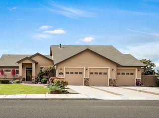 3165 SW Cascade Vista Dr, Redmond, OR 97756