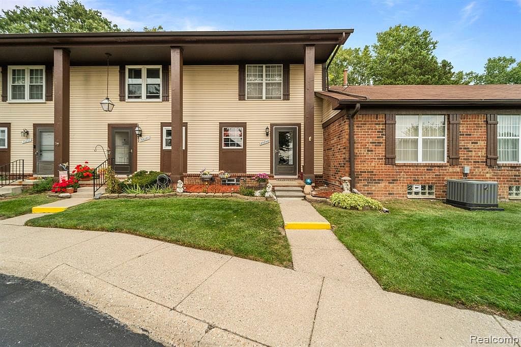 35248 Bristlecone Dr, Clinton Township, MI 48035 Zillow