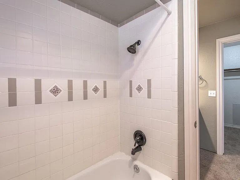 1321 Kelly Park Rd — Photo 17