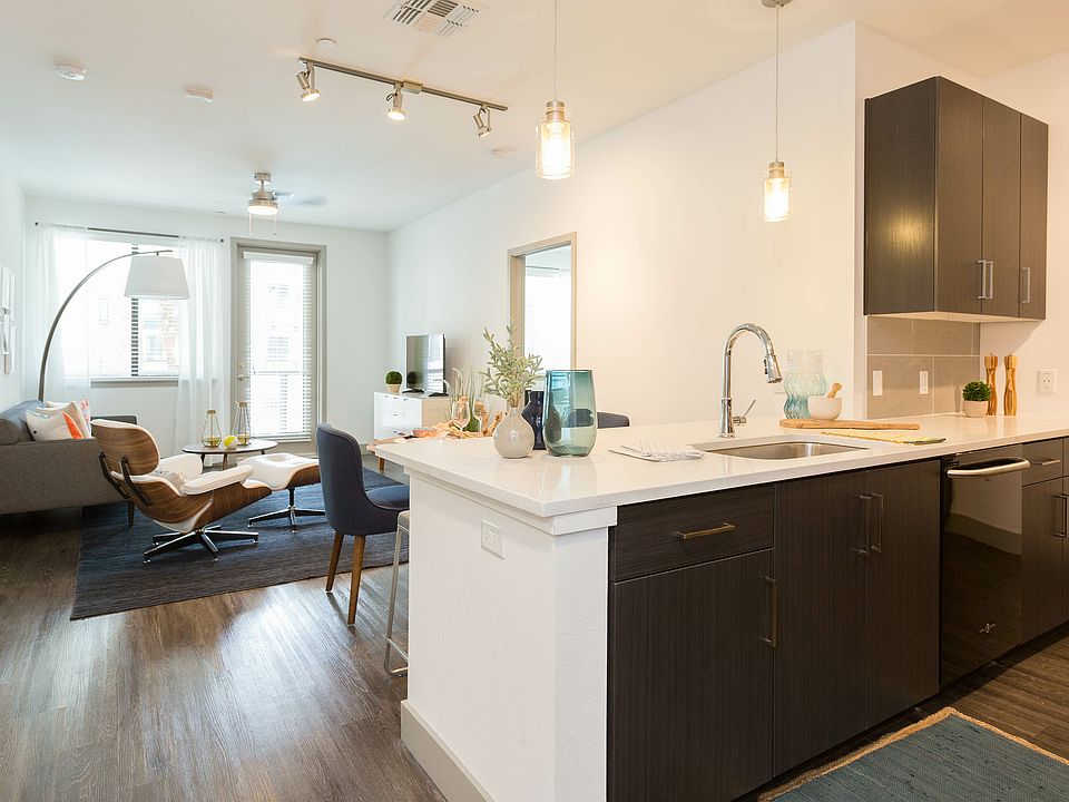Kitchens Made to Entertain