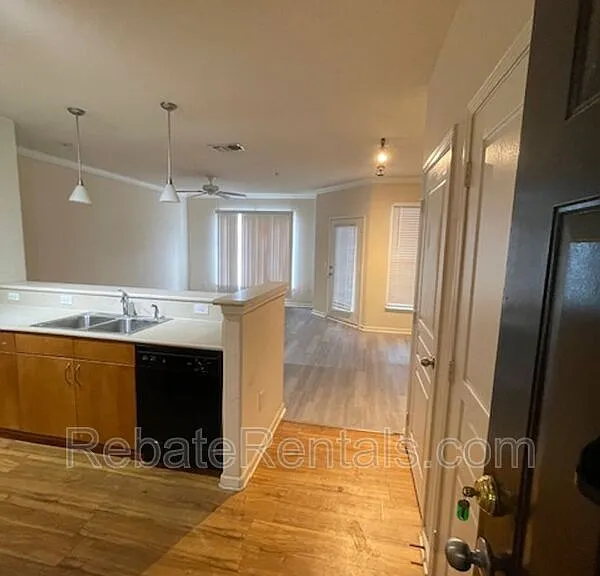 8290 Gate Pkwy #310 — Photo 9