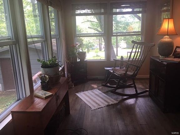 2nd image of 1875 Lakeshore Dr