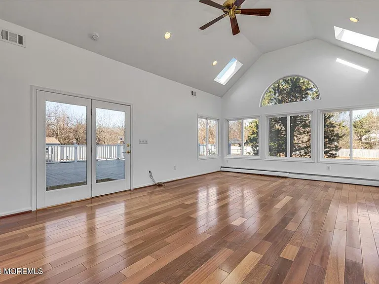257 Ford Rd — Photo 10