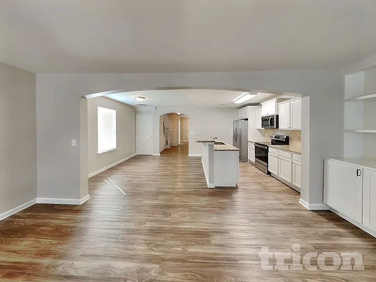 120 Altondale Dr — Photo 2