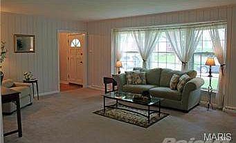 5th image of 11 Barberry Ln