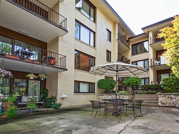 4th image of 1025 Washington Blvd #3B