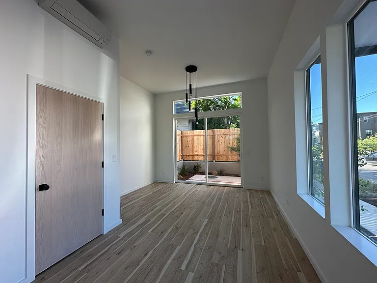 7021 N Montana Ave — Photo 4