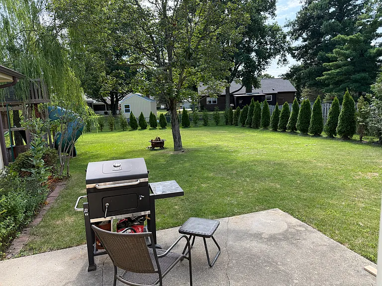 130 Lexington Ct — Photo 16