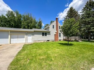 1208 Baker Ave, Gibbon, MN 55335