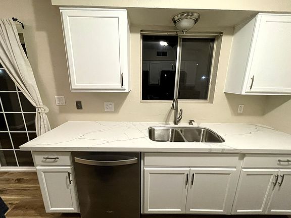 5th image of 1028 W 9th St
