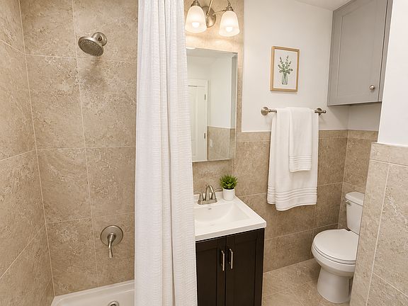 4th image of 2673 Magnolia Ave APT C