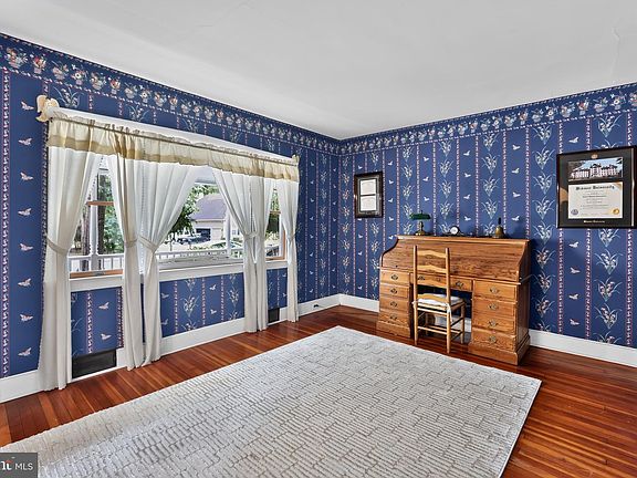 5th image of 305 Grove Ave