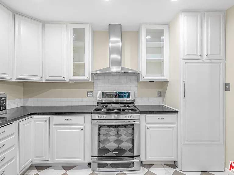6053 Scenic Ave — Photo 16