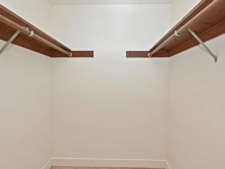 Westwind Apartments — Photo 15