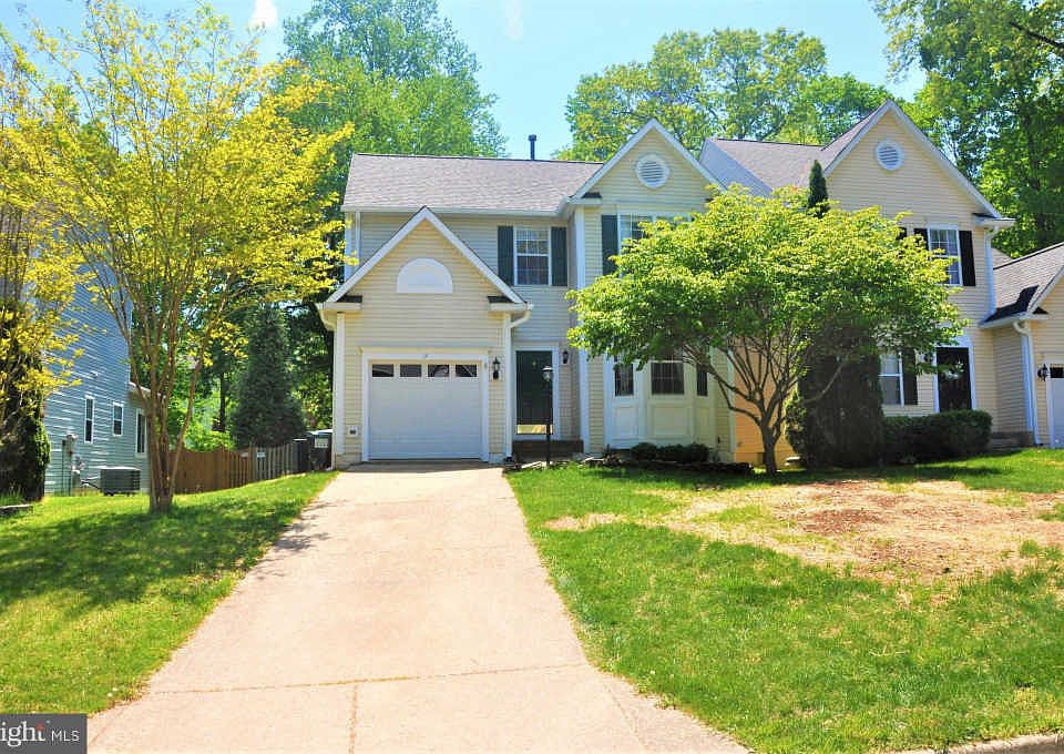 1st image of 17 Sharon Ln