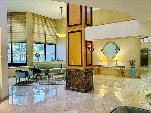 4th image of 600 Parkview Dr APT 316