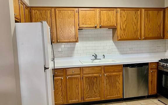 Kitchen, ample storage, newer appliances, new subway tile