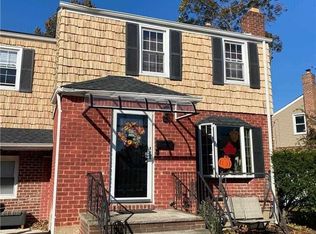 216 Miriam Pkwy #2, Elmont, NY 11003