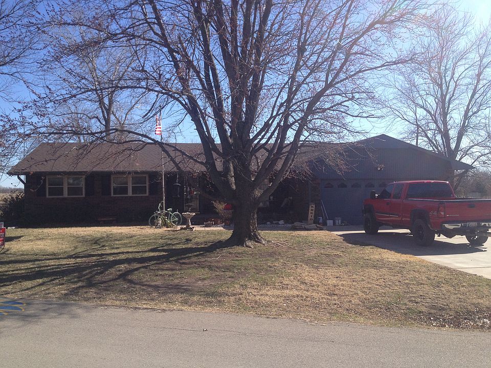 1st image of 729 W 15th St