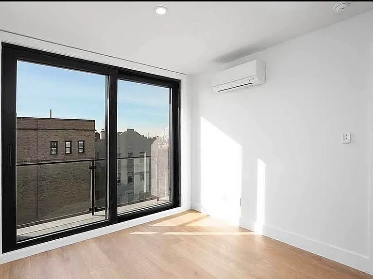23-33 Astoria Blvd #4A — Photo 5