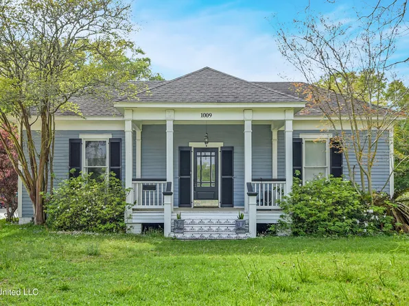 1009 Buena Vista St, Pascagoula, MS 39567