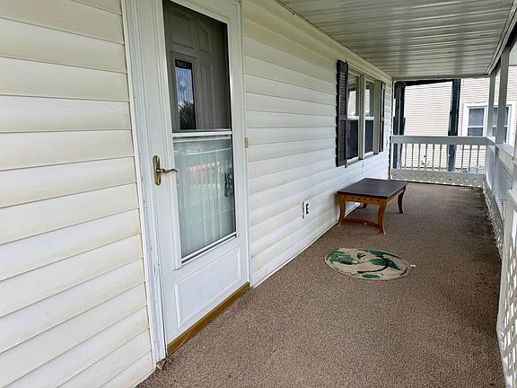 5th image of 329 Hollister Ave