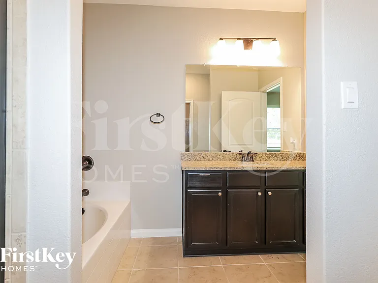 8981 Oval Glass St — Photo 9